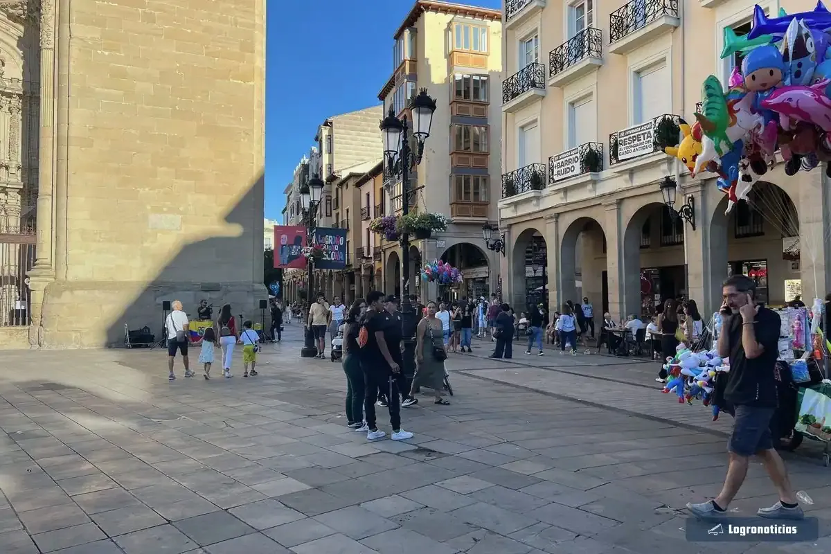 Soportales de la calle Portales, en la plaza del Mercado