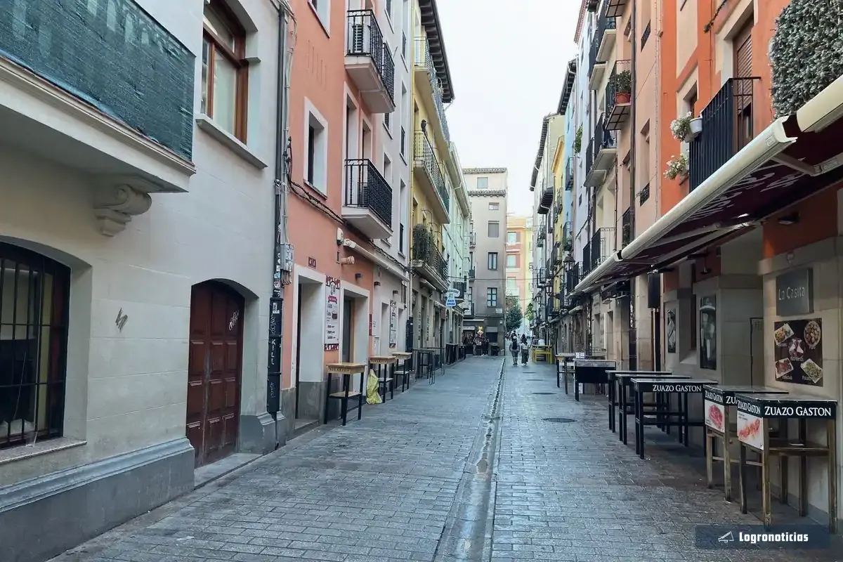 Calle Laurel a primera hora, antes de que abran los bares
