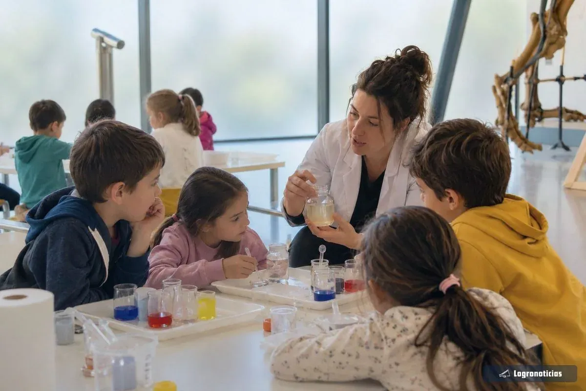 Niños haciendo un experimento en un taller de museo